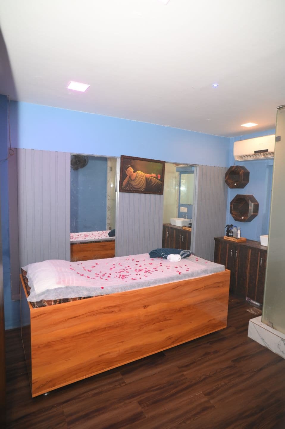 Signature Suite Decor