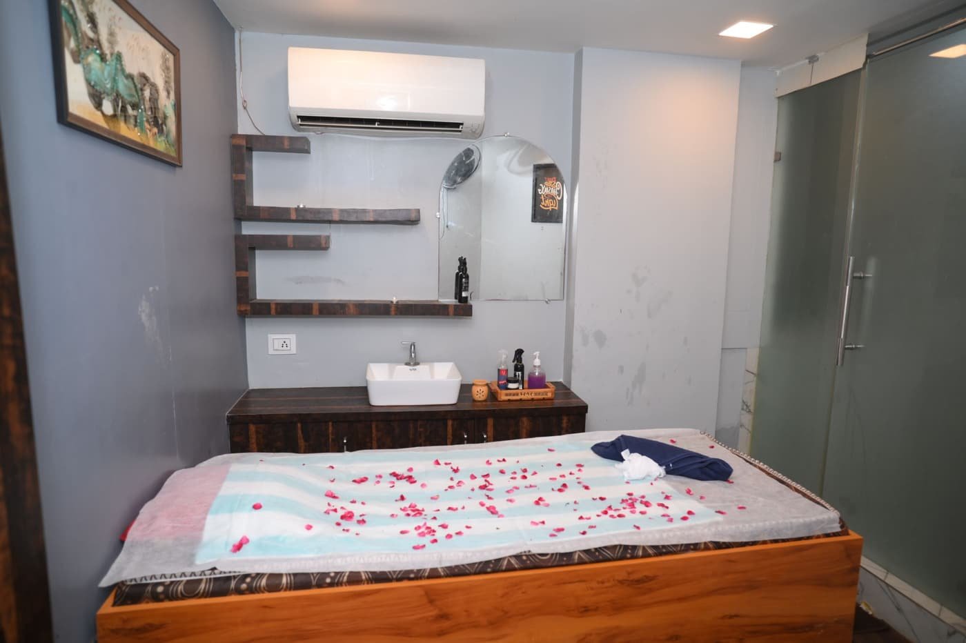 Pranali International Spa wellness decor